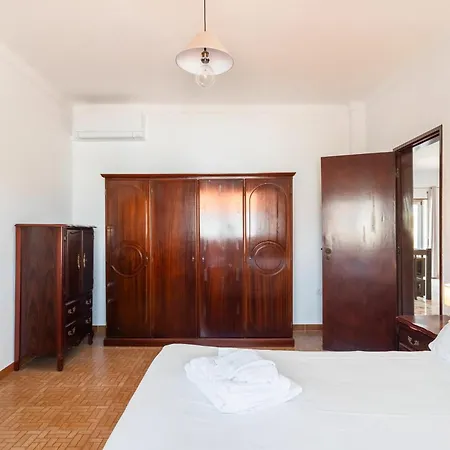 Vivenda Alves Charneca (Setubal)
