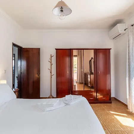 Vivenda Alves * Charneca (Setubal)
